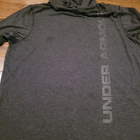 Under Armour long sleeve shirt. - Picture 5 of 6